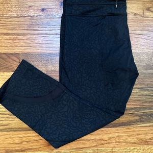 Lulu lemon run inspire crop
